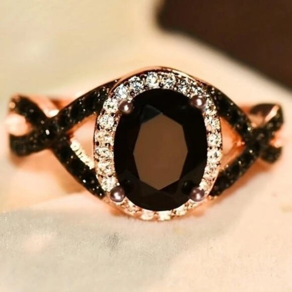 BLACK RING - Picture 1 of 1